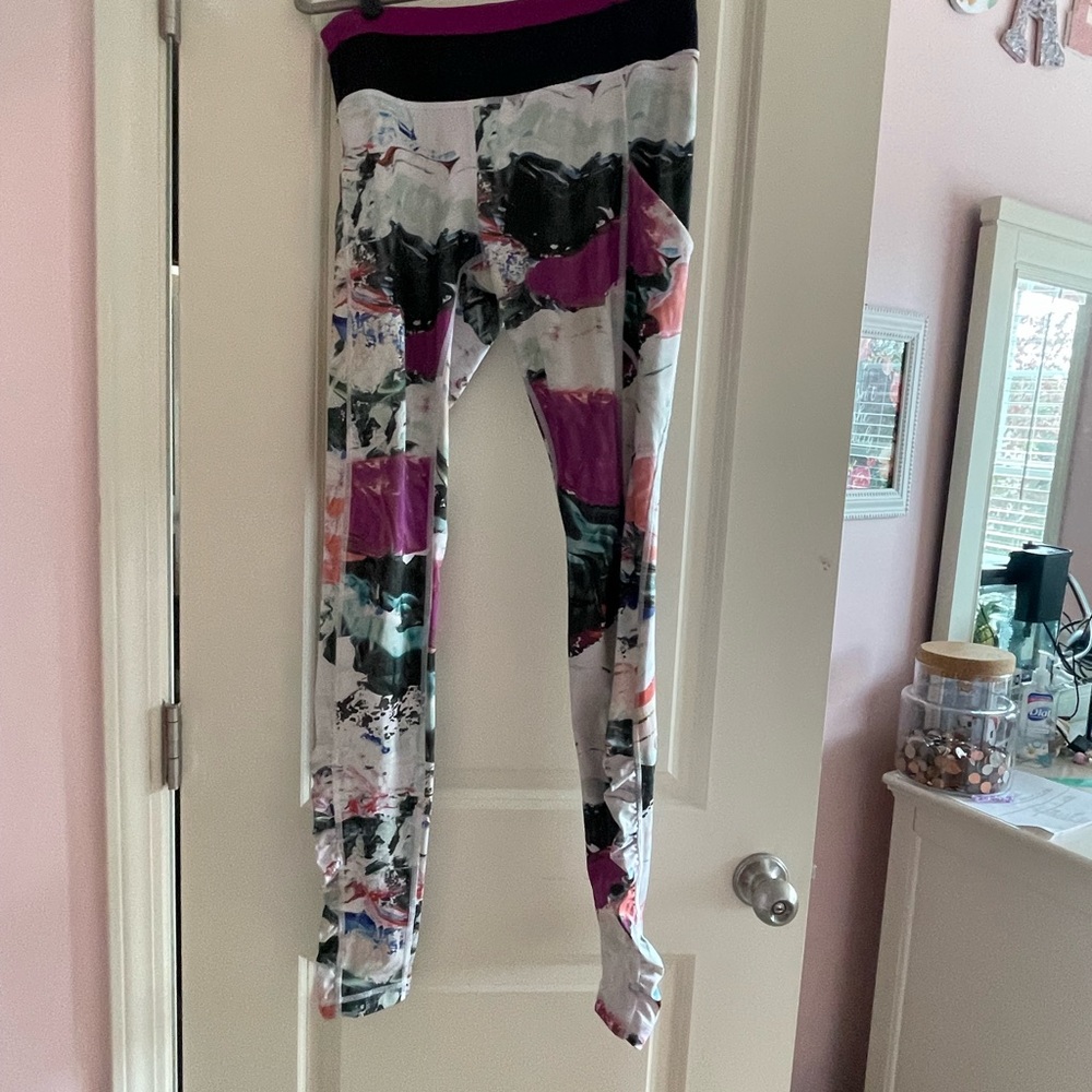 Lululemon size 6 leggings